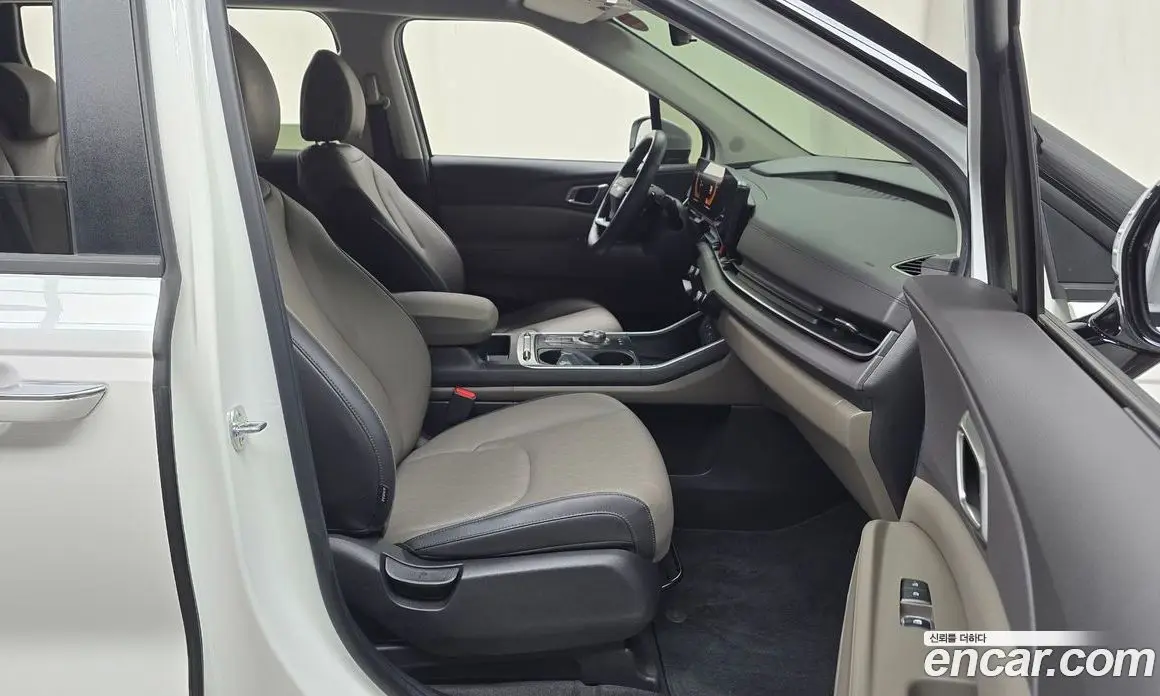 Kia Carnival 2025 2.2 автомат (гидро), фото 16 Kia Carnival 2025 2.2 автомат (гидро), фото 16