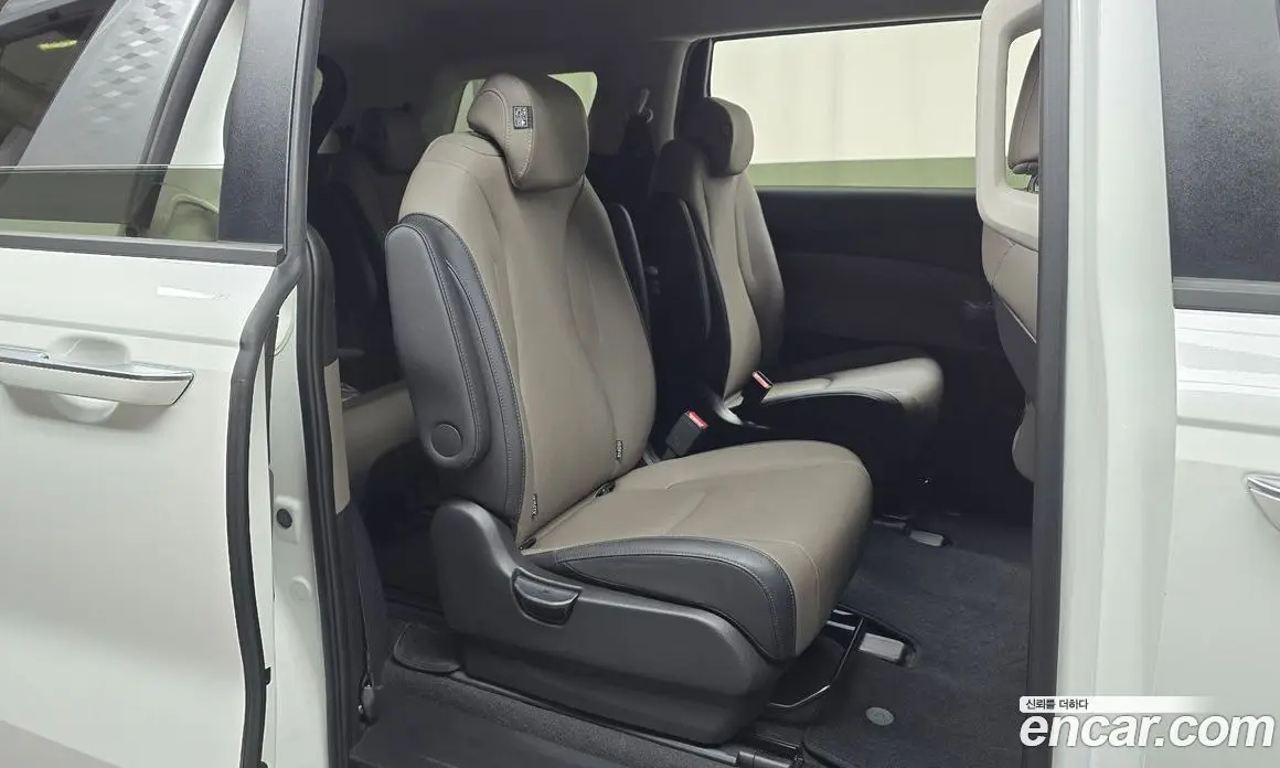 Kia Carnival 2025 2.2 автомат (гидро), фото 17 Kia Carnival 2025 2.2 автомат (гидро), фото 17