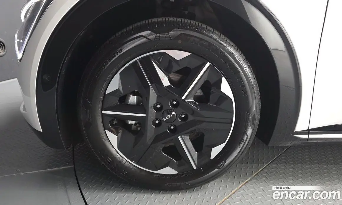 Kia EV6 2025 0.1 автомат (гидро), фото 5 Kia EV6 2025 0.1 автомат (гидро), фото 5