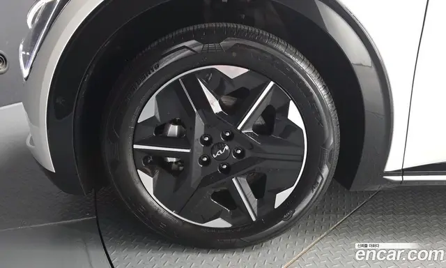 Kia EV6 2025 0.1 автомат (гидро), миниатюра 5 Kia EV6 2025 0.1 автомат (гидро), миниатюра 5