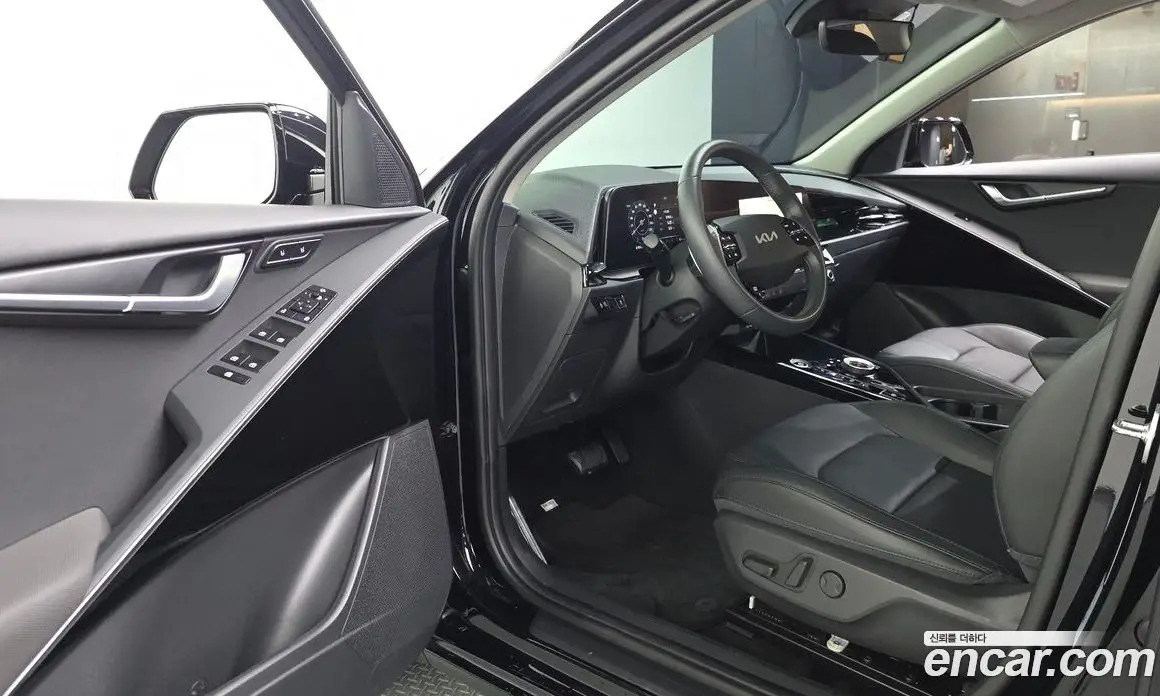 Kia Niro 2023 0.2 автомат (гидро), фото 13