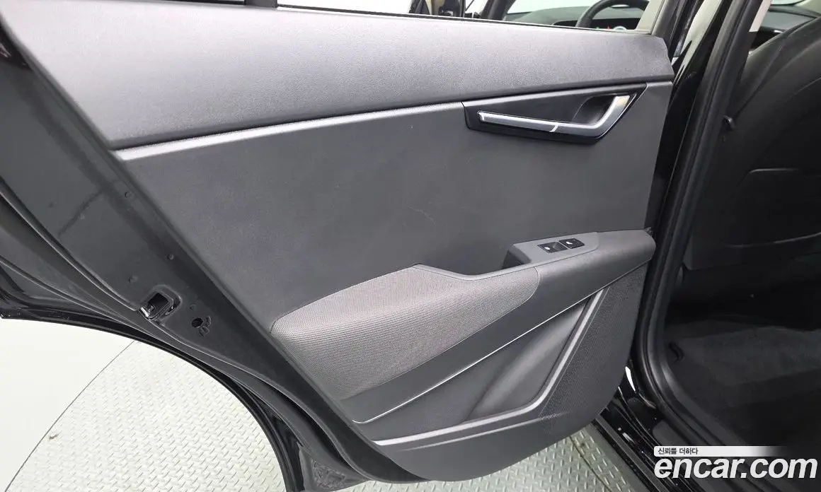 Kia Niro 2023 0.2 автомат (гидро), фото 15