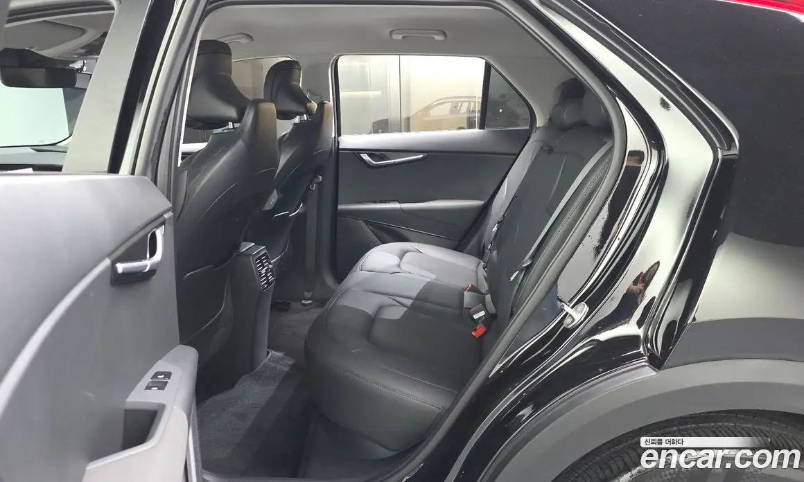 Kia Niro 2023 0.2 автомат (гидро), фото 16