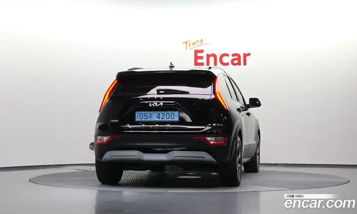 Kia Niro 2023 0.2 автомат (гидро), фото 4