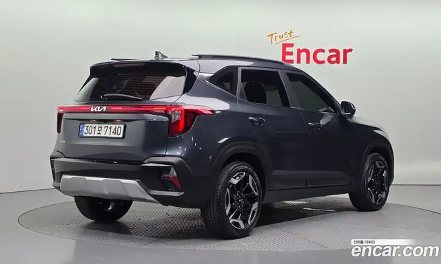 Kia Seltos 2022 2.0 автомат (гидро), миниатюра 2