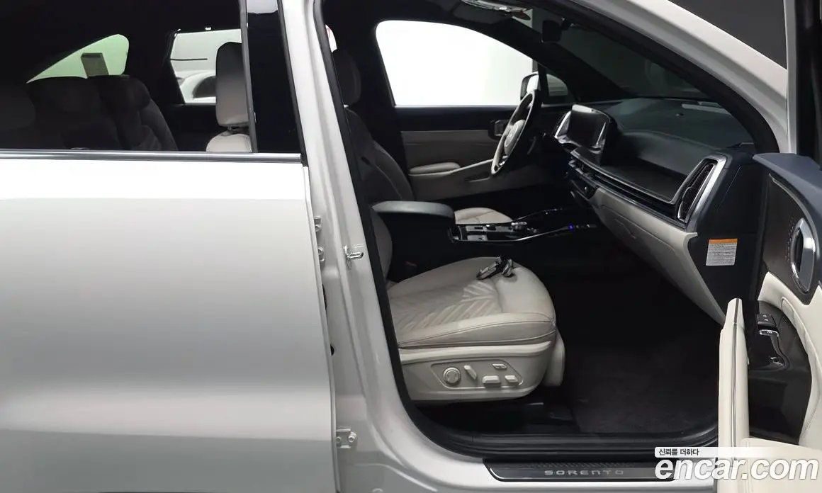 Kia Sorento 2023 1.6 автомат (гидро), фото 16 Kia Sorento 2023 1.6 автомат (гидро), фото 16