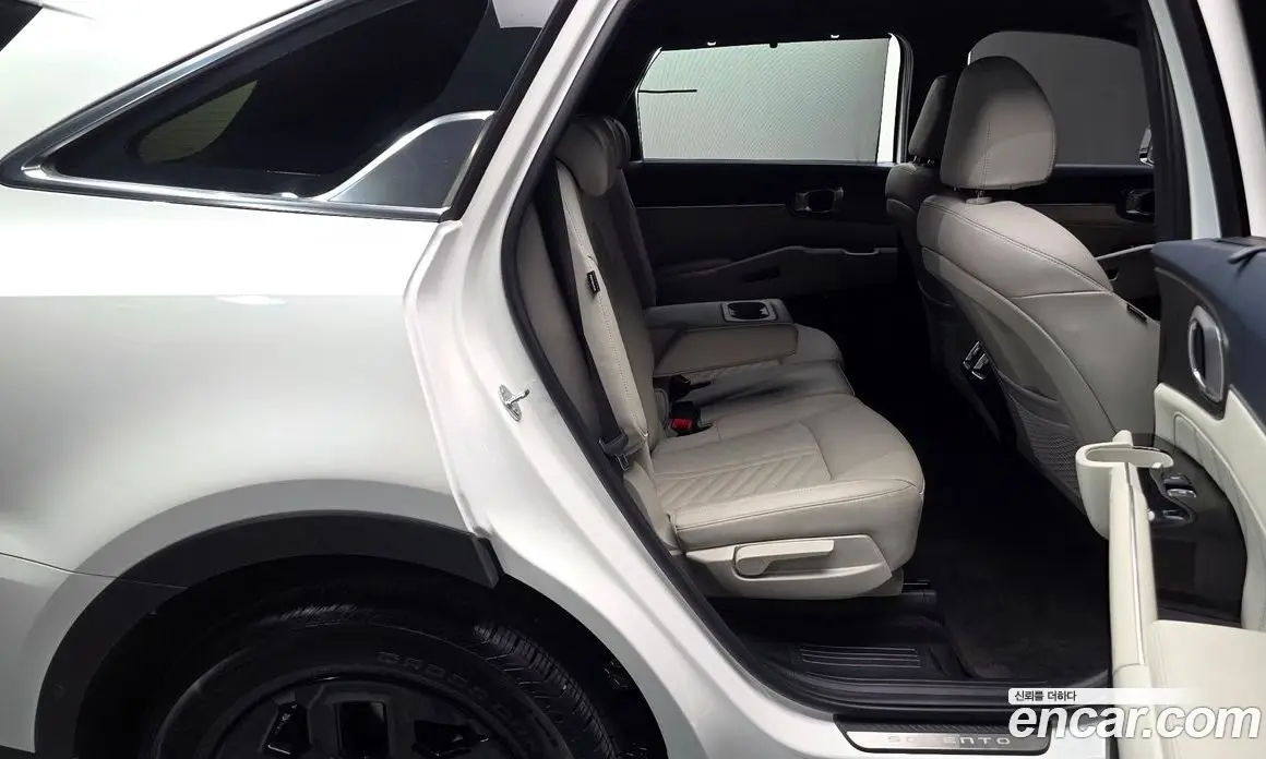 Kia Sorento 2023 1.6 автомат (гидро), фото 17 Kia Sorento 2023 1.6 автомат (гидро), фото 17
