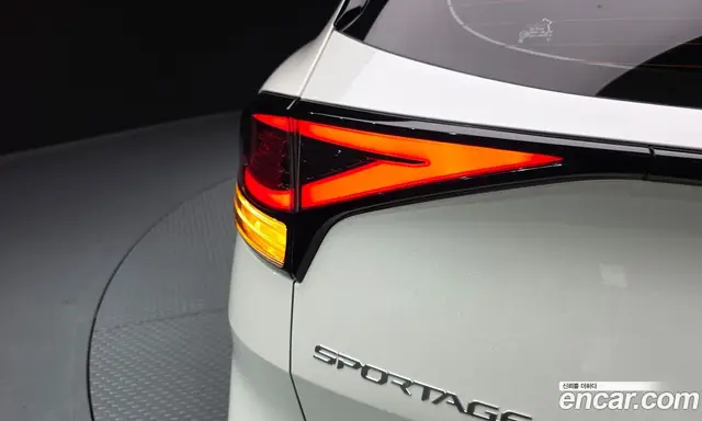Kia Sportage 2022 1.6 автомат (гидро), миниатюра 9