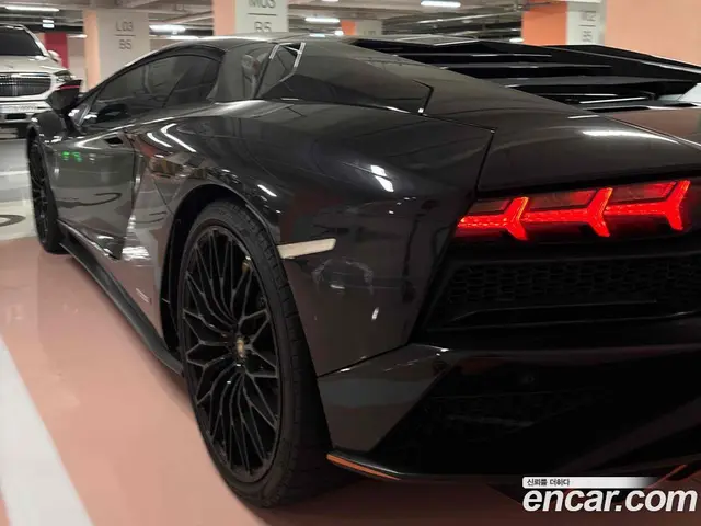 Lamborghini Aventador 2018 6.5 автомат (гидро), миниатюра 3