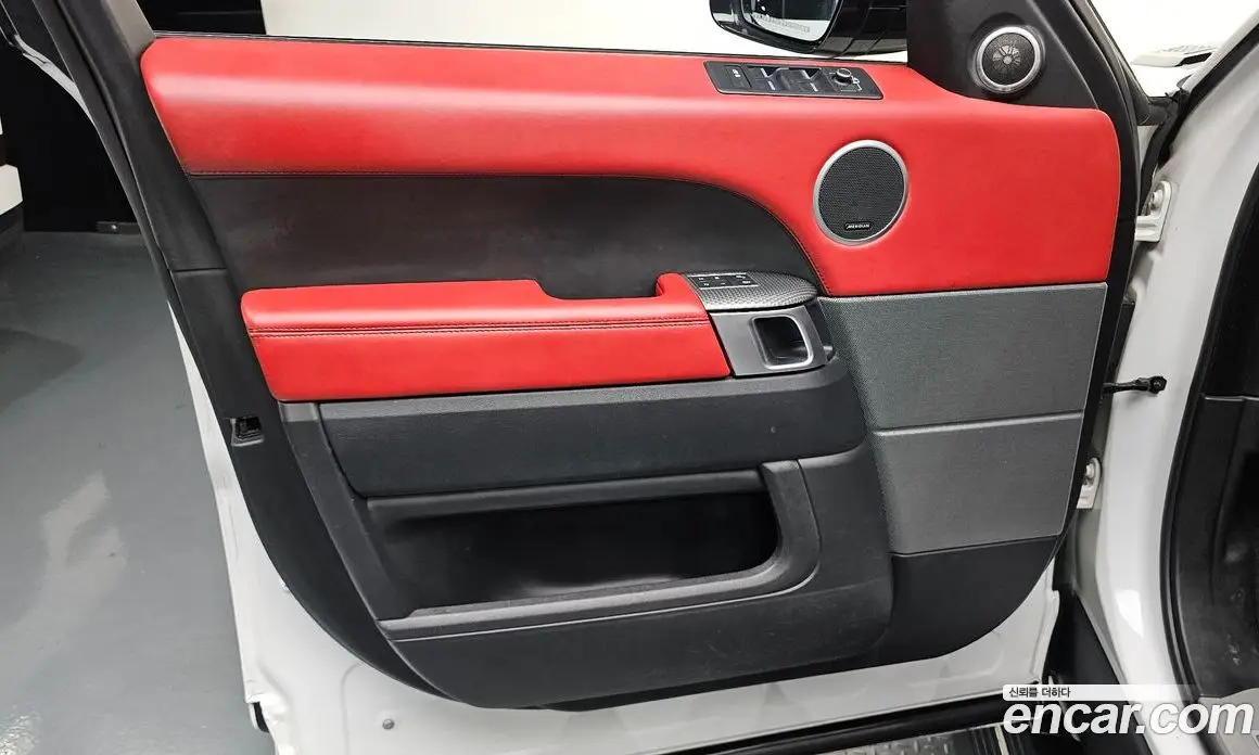 Land Rover Range Rover Sport 2016 3.0 автомат (гидро), фото 14 Land Rover Range Rover Sport 2016 3.0 автомат (гидро), фото 14