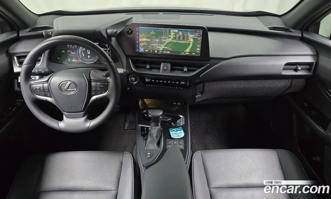Lexus UX 2023 2.0 автомат (гидро), фото 9 Lexus UX 2023 2.0 автомат (гидро), фото 9
