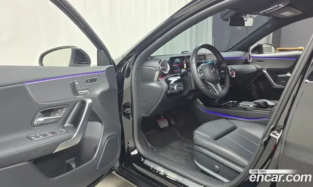 Mercedes-Benz A-Class 2021 2.0 автомат (гидро), миниатюра 12