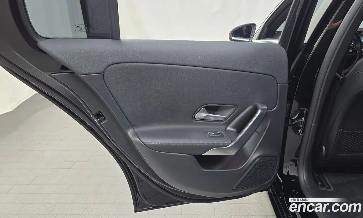 Mercedes-Benz A-Class 2021 2.0 автомат (гидро), фото 14
