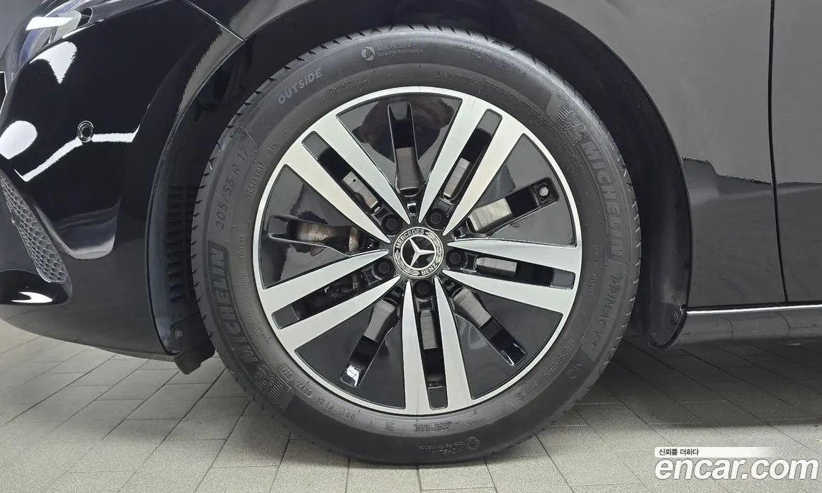 Mercedes-Benz A-Class 2021 2.0 автомат (гидро), фото 4