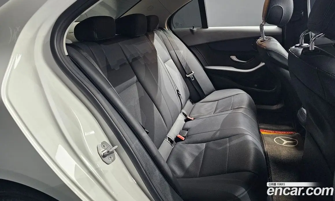 Mercedes-Benz C-Class 2018 2.0 автомат (гидро), фото 18