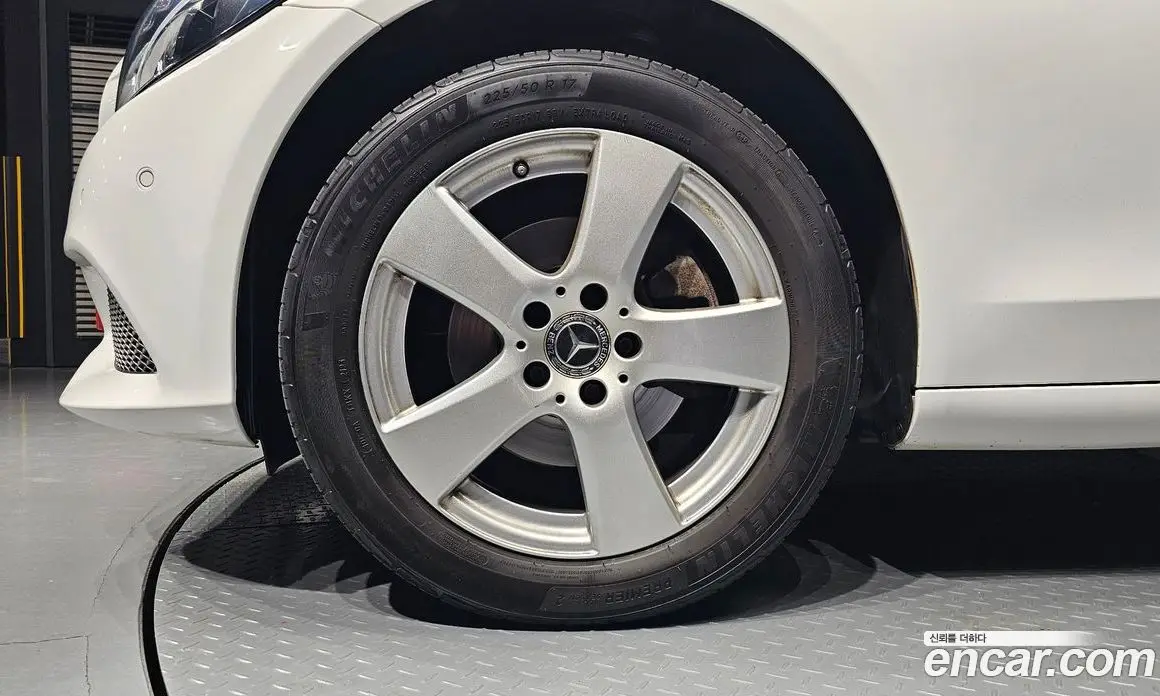 Mercedes-Benz C-Class 2018 2.0 автомат (гидро), фото 5