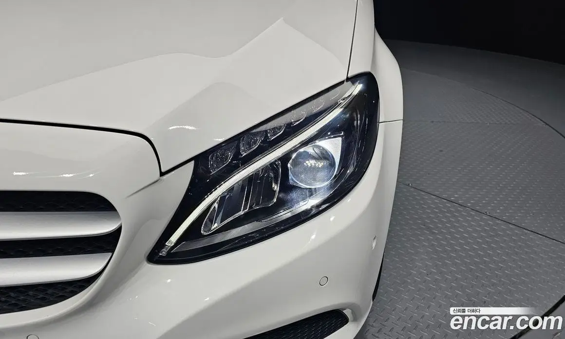 Mercedes-Benz C-Class 2018 2.0 автомат (гидро), фото 8