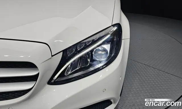 Mercedes-Benz C-Class 2018 2.0 автомат (гидро), миниатюра 8