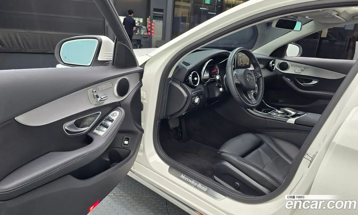 Mercedes-Benz C-Class 2018 2.0 автомат (гидро), фото 13 Mercedes-Benz C-Class 2018 2.0 автомат (гидро), фото 13