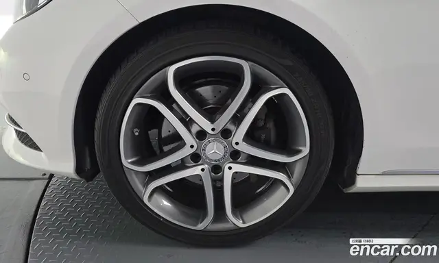 Mercedes-Benz E-Class 2015 2.1 автомат (гидро), миниатюра 4 Mercedes-Benz E-Class 2015 2.1 автомат (гидро), миниатюра 4