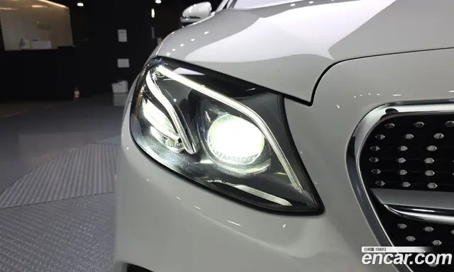 Mercedes-Benz E-Class 2019 1.9 автомат (гидро), миниатюра 8 Mercedes-Benz E-Class 2019 1.9 автомат (гидро), миниатюра 8