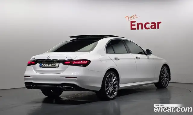 Mercedes-Benz E-Class 2021 2.0 автомат (гидро), миниатюра 2