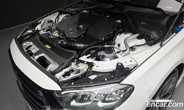 Mercedes-Benz E-Class 2024 2.0 автомат (гидро), миниатюра 6