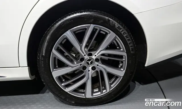 Mercedes-Benz E-Class 2024 2.0 автомат (гидро), миниатюра 7