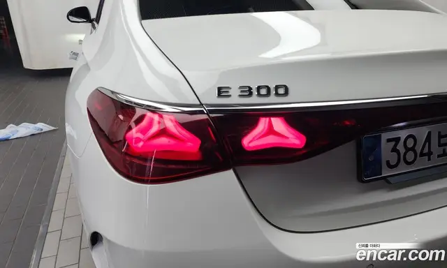 Mercedes-Benz E-Class 2024 2.0 автомат (гидро), миниатюра 9 Mercedes-Benz E-Class 2024 2.0 автомат (гидро), миниатюра 9