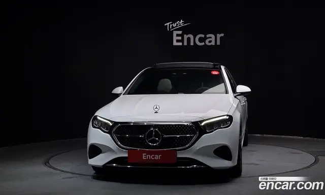 Mercedes-Benz E-Class 2024 2.0 автомат (гидро), миниатюра 3