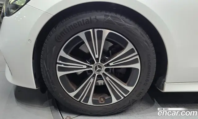 Mercedes-Benz E-Class 2024 2.0 автомат (гидро), миниатюра 5