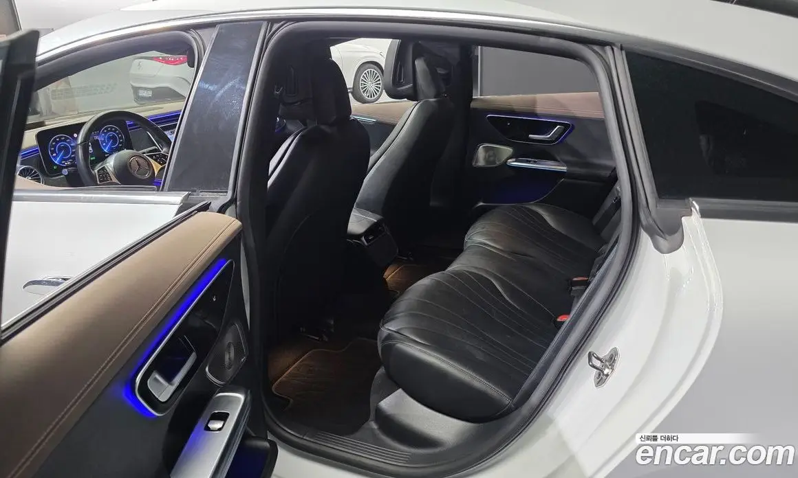 Mercedes-Benz EQE 2023 0.3 автомат (гидро), фото 17