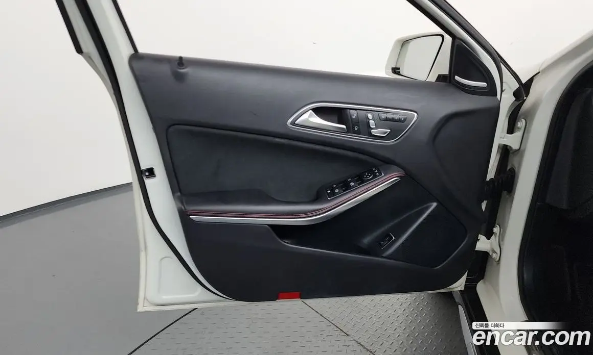 Mercedes-Benz GLA-Class 2017 2.0 автомат (гидро), фото 14