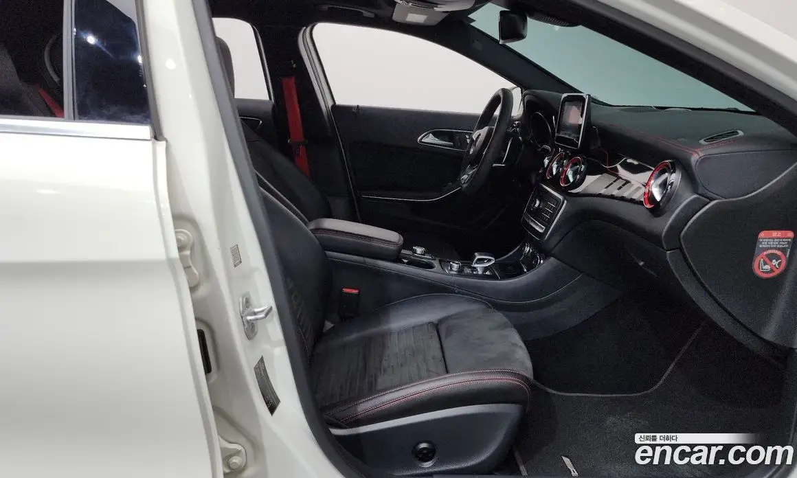 Mercedes-Benz GLA-Class 2017 2.0 автомат (гидро), фото 16