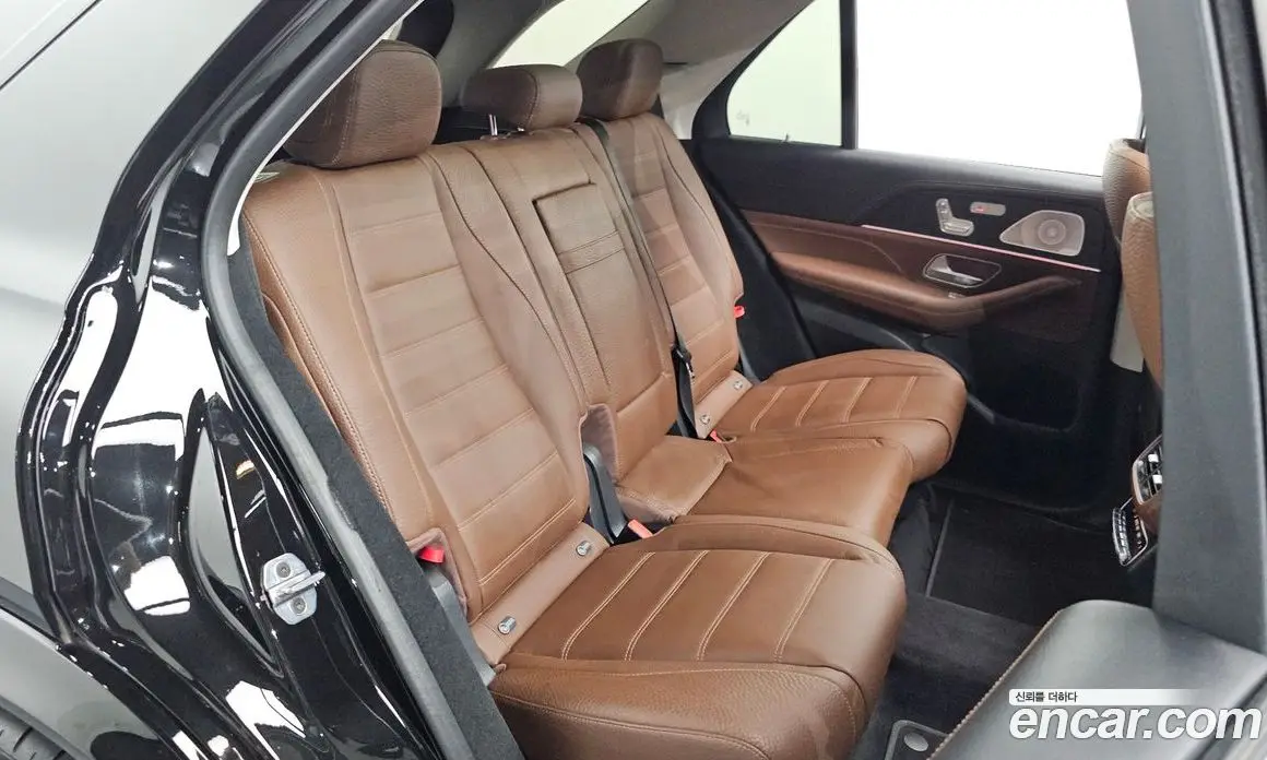 Mercedes-Benz GLE-Class 2025 3.0 автомат (гидро), фото 16 Mercedes-Benz GLE-Class 2025 3.0 автомат (гидро), фото 16