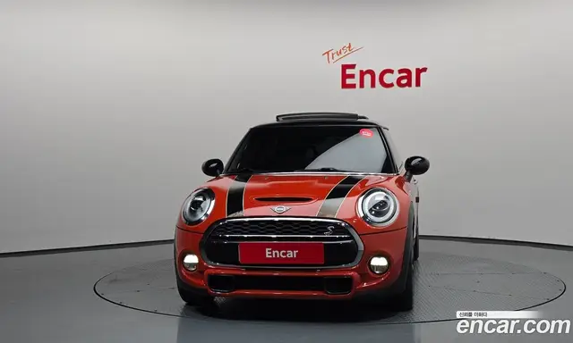 Mini Cooper 2018 2.0 автомат (гидро), миниатюра 3
