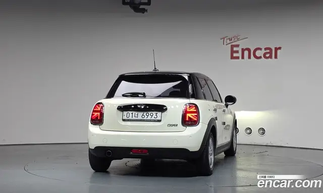 Mini Cooper 2019 1.5 автомат (гидро), миниатюра 3