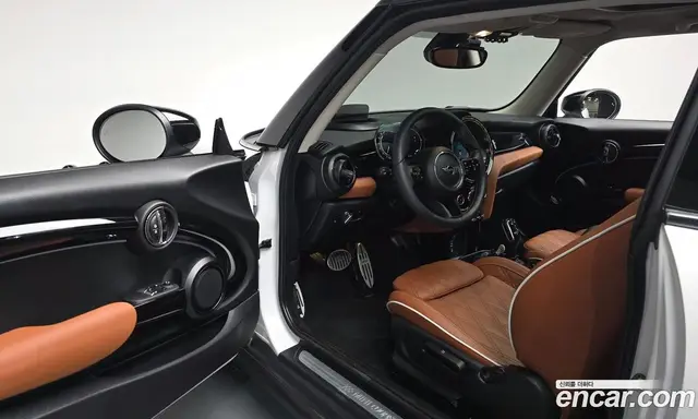 Mini Cooper 2024 2.0 автомат (гидро), миниатюра 12