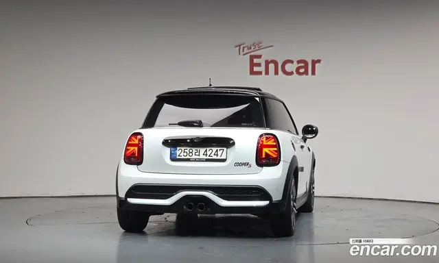 Mini Cooper 2024 2.0 автомат (гидро), миниатюра 3 Mini Cooper 2024 2.0 автомат (гидро), миниатюра 3