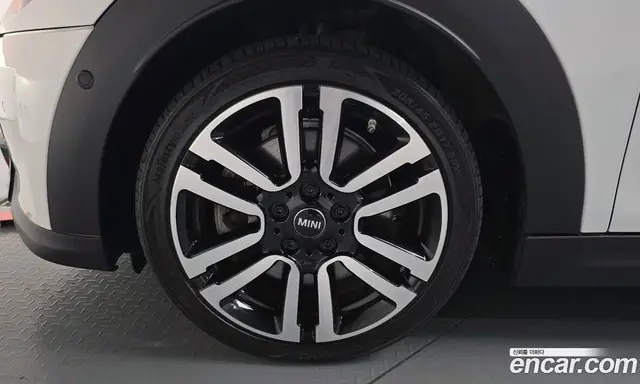 Mini Cooper 2024 2.0 автомат (гидро), миниатюра 4 Mini Cooper 2024 2.0 автомат (гидро), миниатюра 4