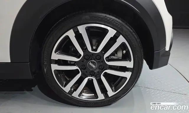 Mini Cooper 2024 2.0 автомат (гидро), миниатюра 6 Mini Cooper 2024 2.0 автомат (гидро), миниатюра 6