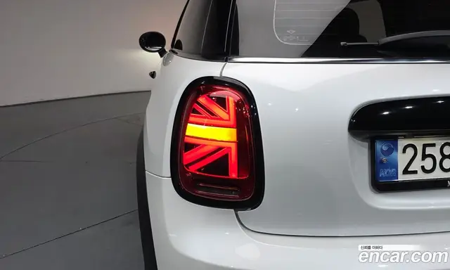 Mini Cooper 2024 2.0 автомат (гидро), миниатюра 8 Mini Cooper 2024 2.0 автомат (гидро), миниатюра 8