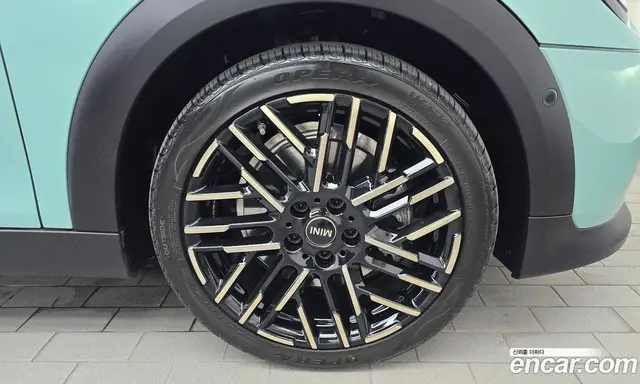 Mini Cooper 2025 2.0 автомат (гидро), миниатюра 7