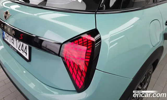 Mini Cooper 2025 2.0 автомат (гидро), миниатюра 9