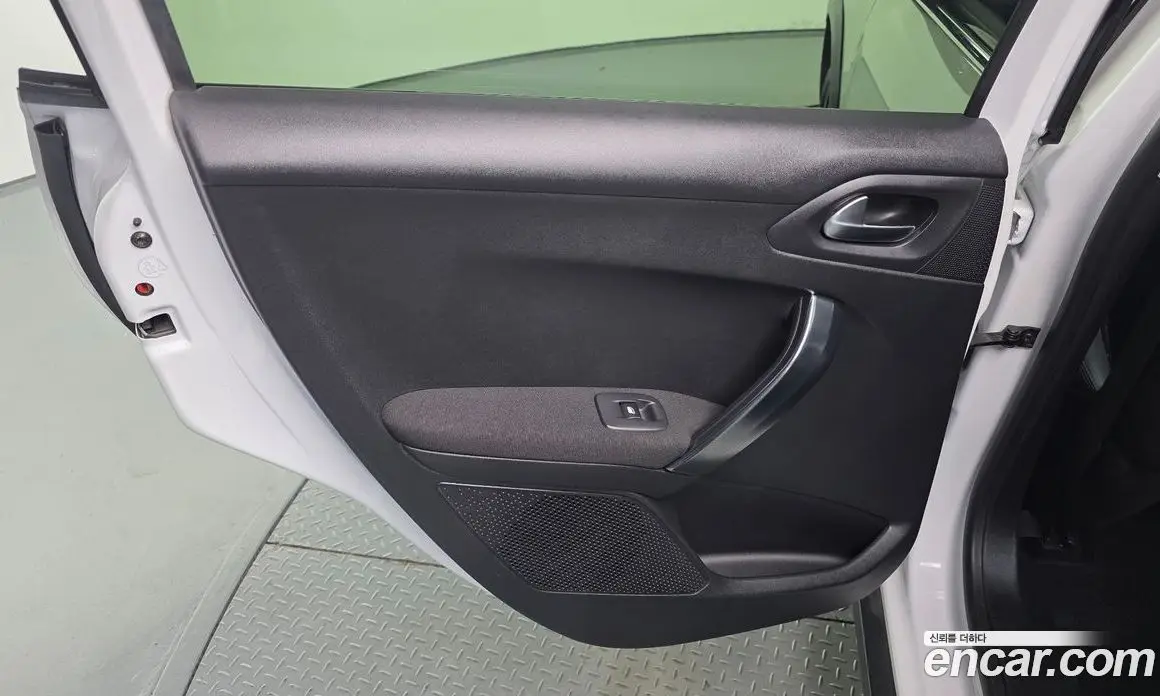 Peugeot 2008 2017 1.6 автомат (гидро), фото 15 Peugeot 2008 2017 1.6 автомат (гидро), фото 15