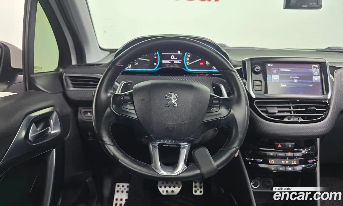 Peugeot 2008 2017 1.6 автомат (гидро), фото 18 Peugeot 2008 2017 1.6 автомат (гидро), фото 18