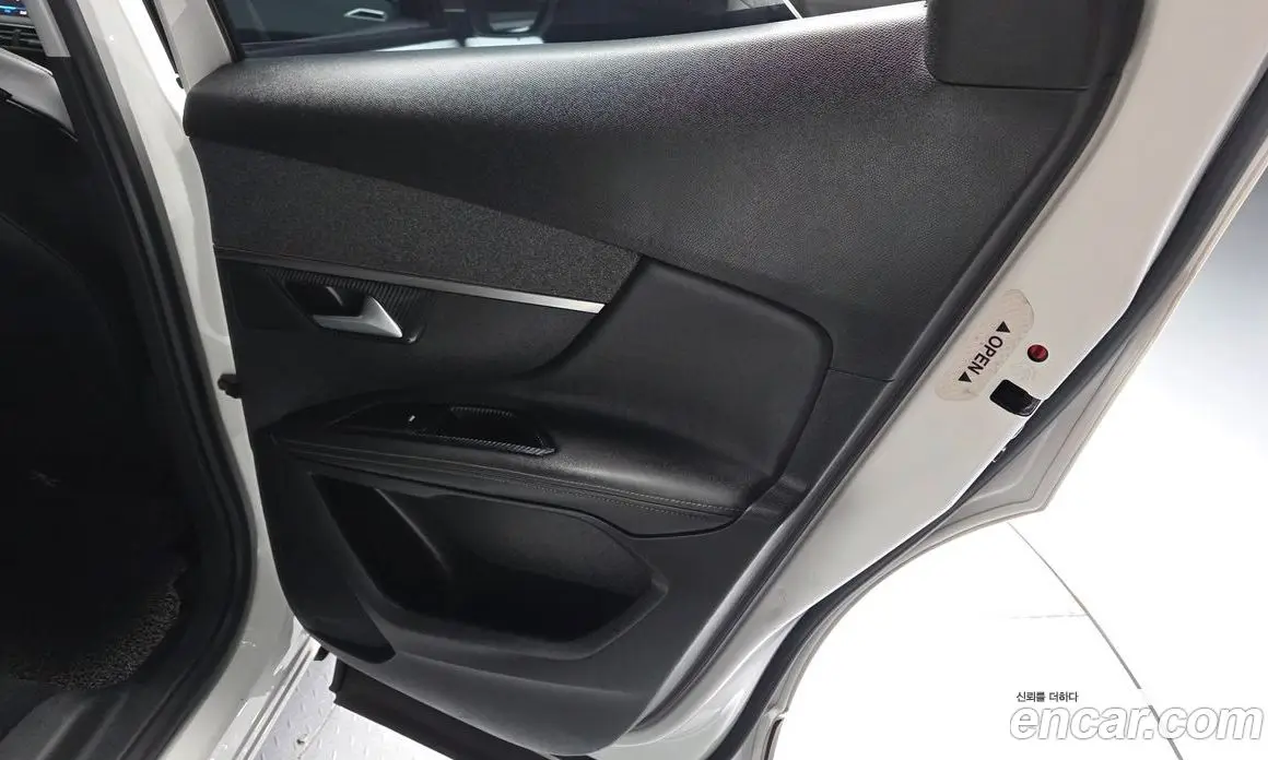 Peugeot 3008 2019 1.5 автомат (гидро), фото 15