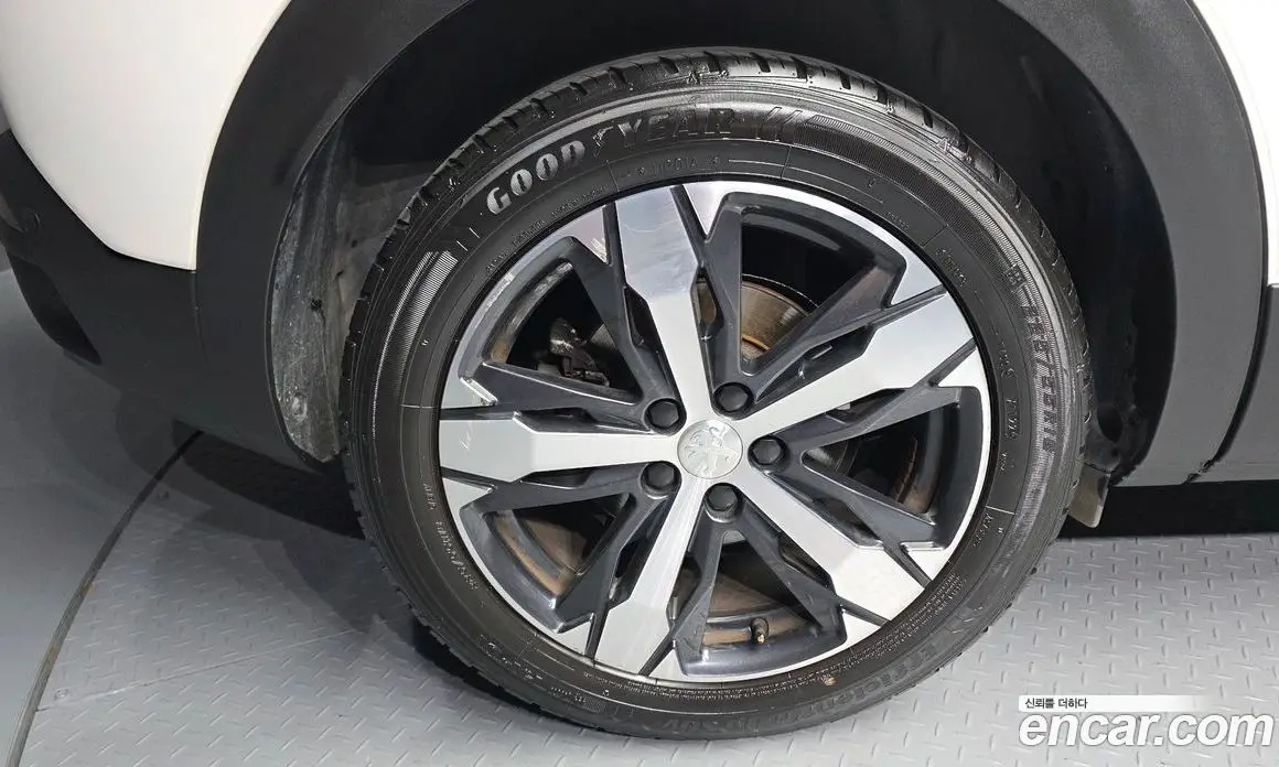 Peugeot 3008 2019 1.5 автомат (гидро), фото 5
