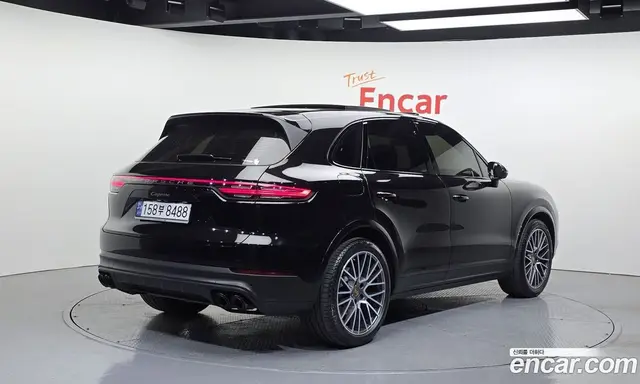 Porsche Cayenne 2023 3.0 автомат (гидро), миниатюра 2