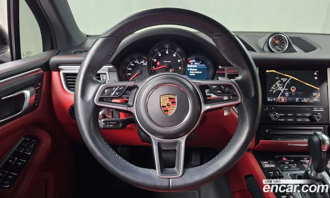 Porsche Macan 2018 2.0 автомат (гидро), фото 18 Porsche Macan 2018 2.0 автомат (гидро), фото 18